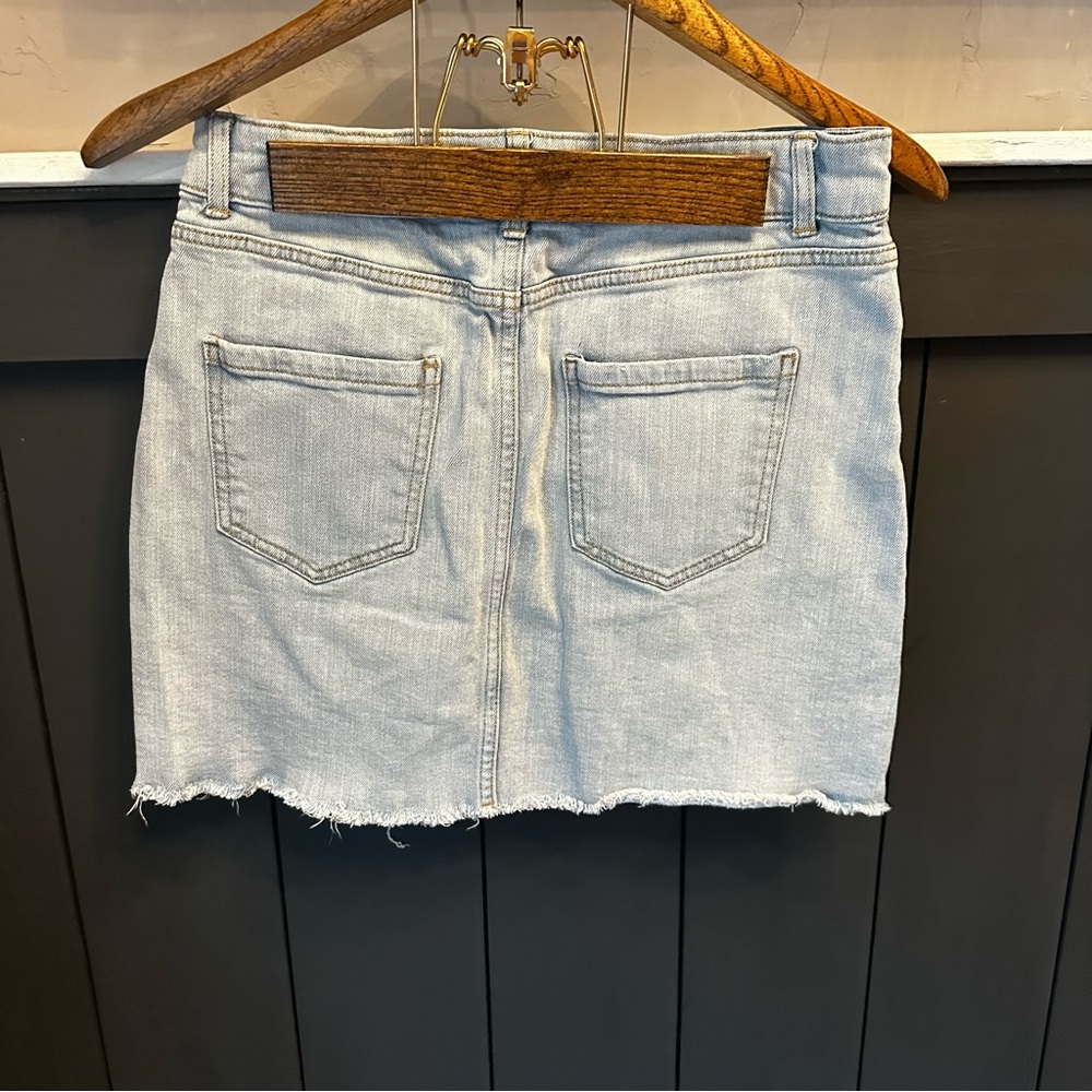 Wild Fable Stylish Light Blue Denim Distressed Mini‎ Skirt size 8 - Picture 9 of 12